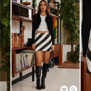 NWT CLARA BLACK AND WHITE STRIPED MINI SKIRT